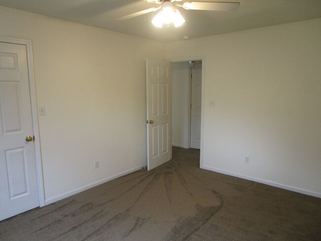 Building Photo - 5013-5015 Carrie Ridge Dr.