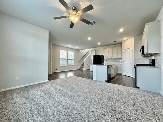 Building Photo - 5701 Pleasanton Pkwy