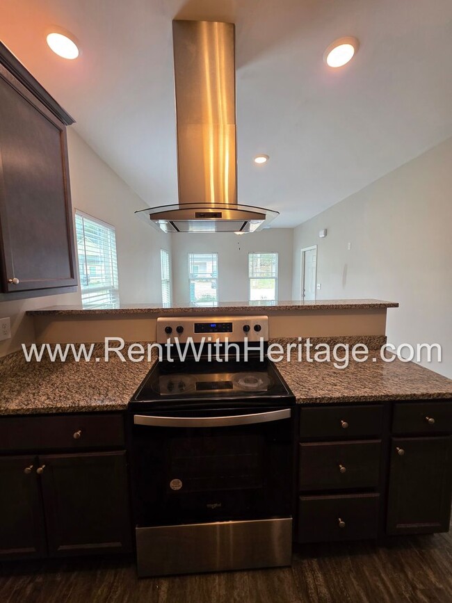 Building Photo - Awesome Ranch / Popular Carrollton Schools/ Near Adamson Square