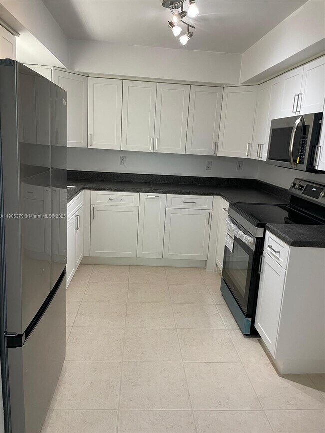 Building Photo - 3711 NW 95th Terrace