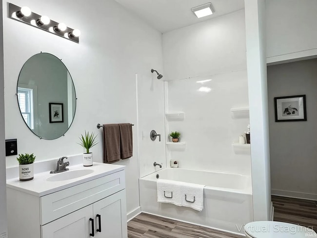 Building Photo - 733 S Armstrong St