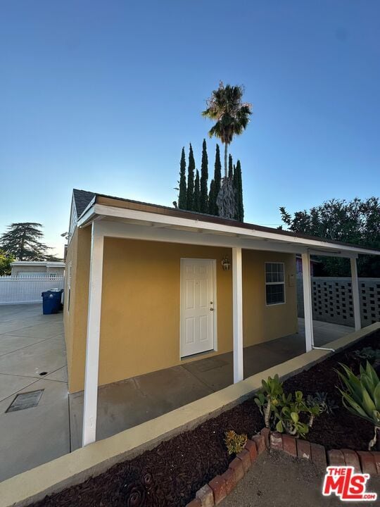 Primary Photo - 10429 Oro Vista Ave