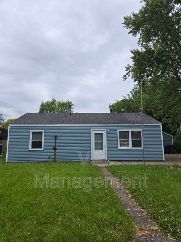 Building Photo - 7420 N Oak St