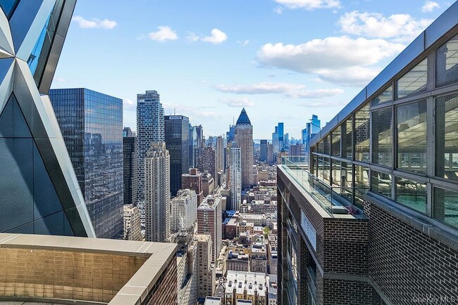 Building Photo - 322 W 57th St