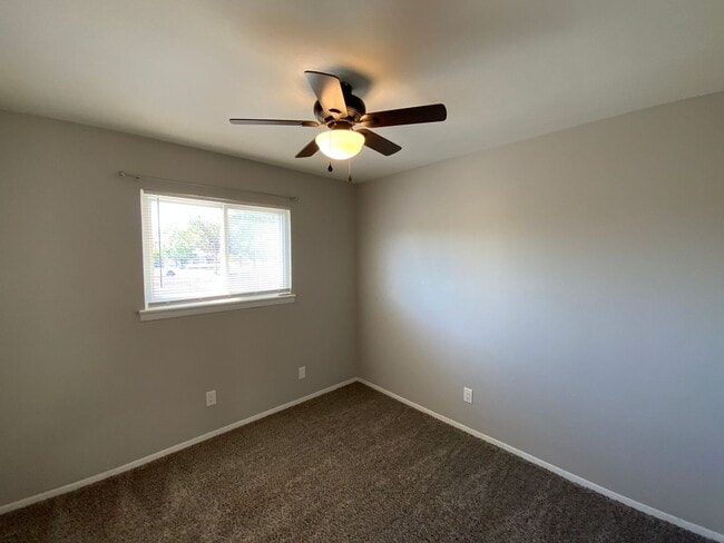 Building Photo - 3 Bedroom Single Story Home Available Near...