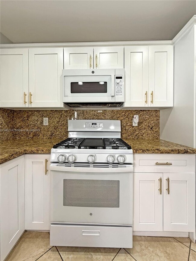 Building Photo - 6936 Holly Rd