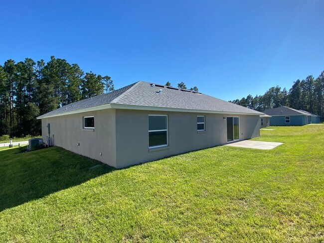 Building Photo - Desirable Citrus Springs Neighborhood 4/2/2 *WON'T LAST*