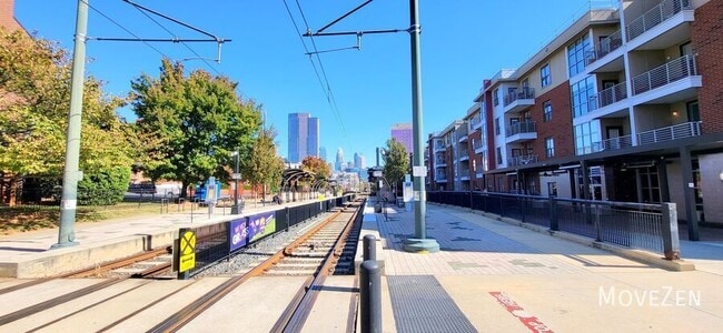 Building Photo - 115 E Park Ave