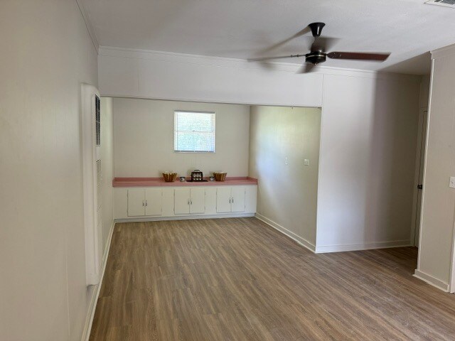 Building Photo - 606 Cardinal St