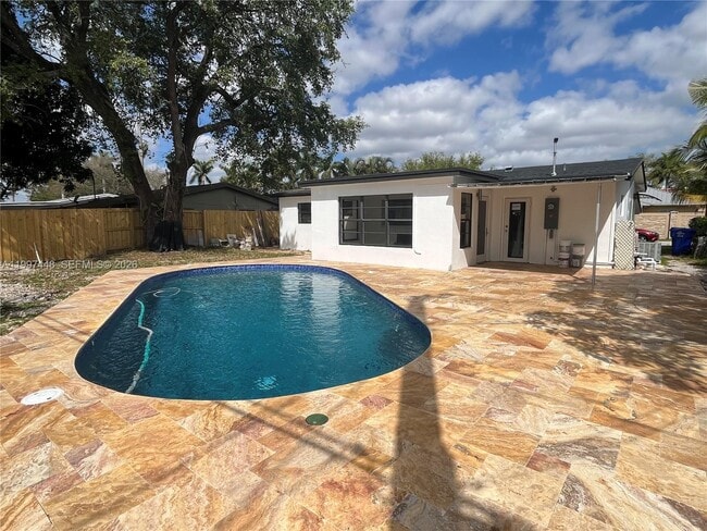 Building Photo - 6370 Atlanta St