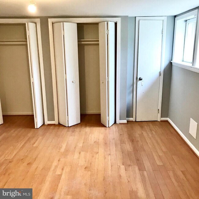 Building Photo - 121 Nunnery Ln