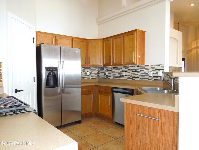 Building Photo - 5819 N Bronco Ln