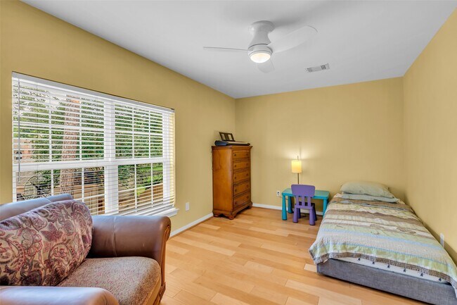 Building Photo - 98 Winding Creek Pl