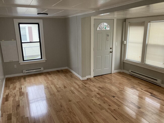 Building Photo - 3909 Lauder Ave