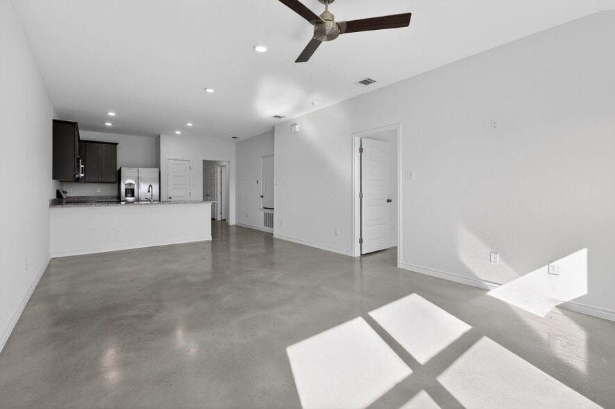 Building Photo - 1255 Concord Dr