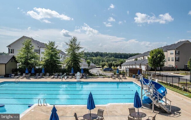 Building Photo - 1025 Forsythia Ln