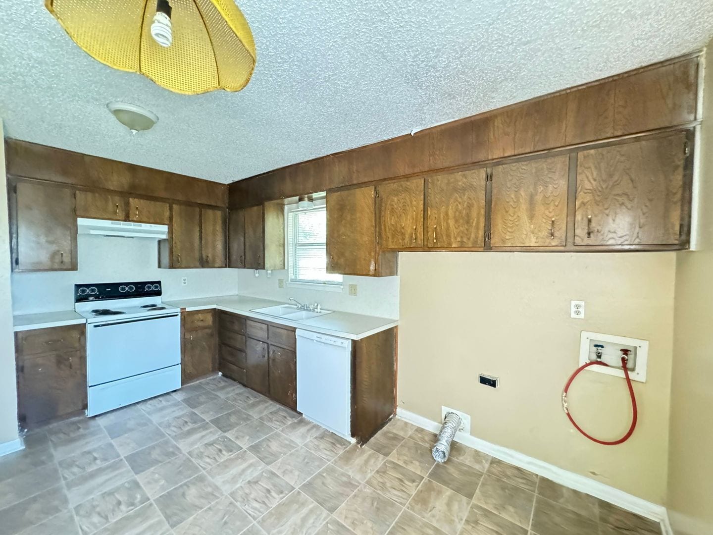 Building Photo - 3002 Tanglewood Cir