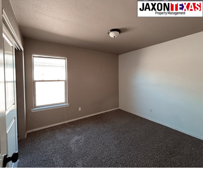 Building Photo - 5938 Megan St