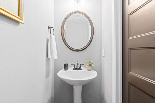 Building Photo - 865 Central Ave