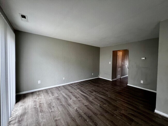 Building Photo - Beautiful Corner Lot Townhome in the heart...