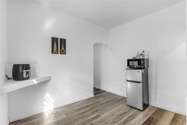 Primary Photo - 2012 SE 15th St