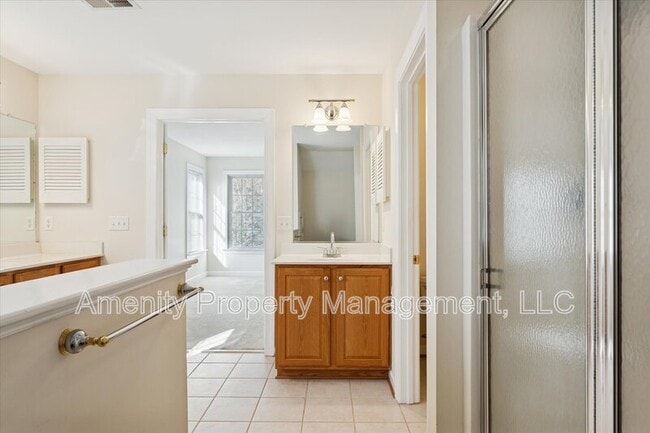 Building Photo - 103 Overlook Point