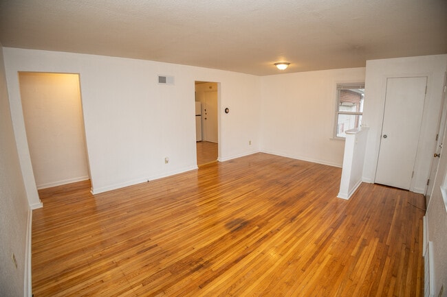 Building Photo - 121 Bolton Dr