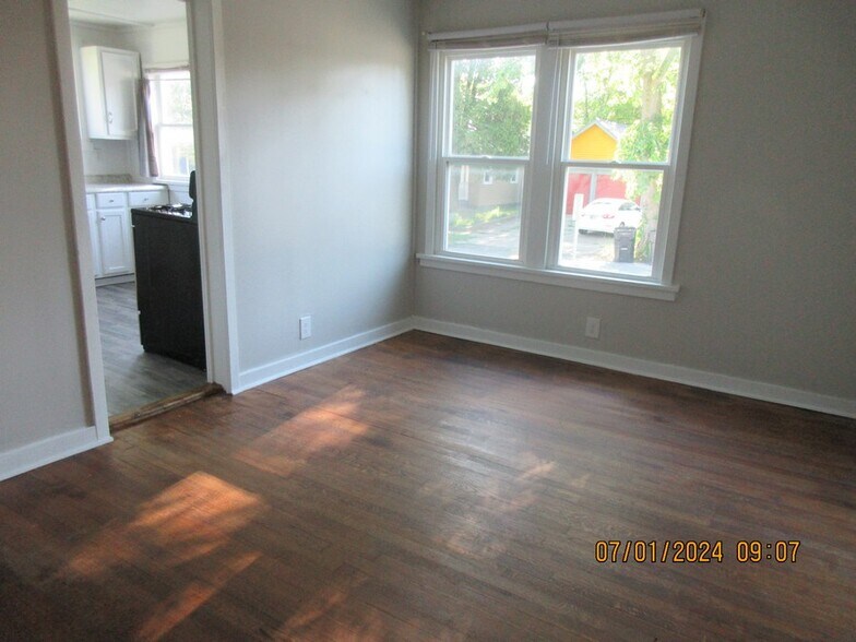 Building Photo - 202 W 3rd St