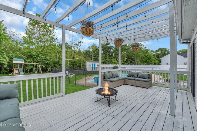 Building Photo - 210 Wingate Ct