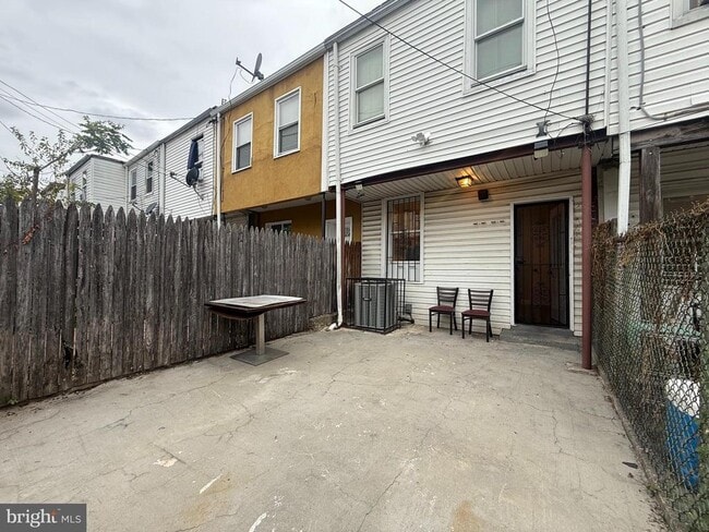 Building Photo - 3503 Leverton Ave