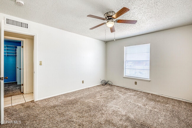 Building Photo - 3008 Gaston Dr