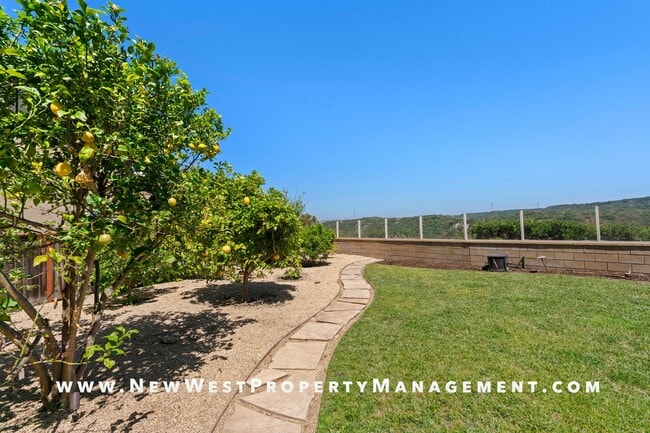 Building Photo - Renovated Carmel Valley 4 Bedroom at Costa...
