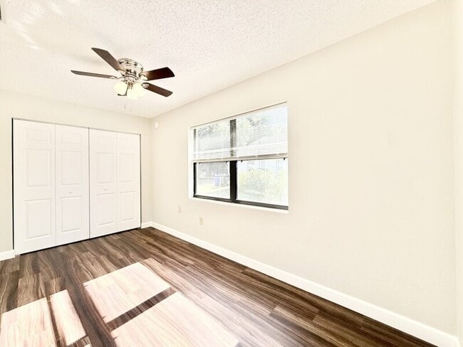 Building Photo - 1221 Jewel Ave