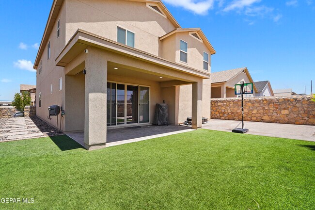 Building Photo - 212 S Manzanita Dr
