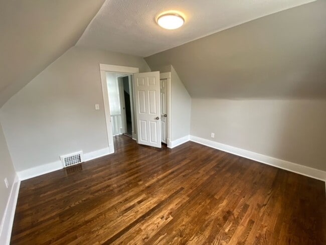 Building Photo - Fully Remodeled 3 Bed 1 Bath!!