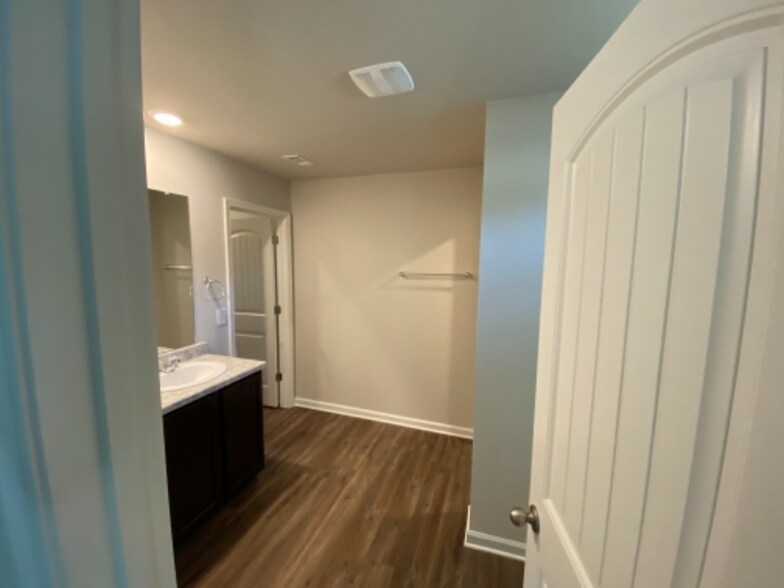Building Photo - 30732 Judi Ann Dr