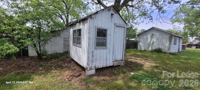 Building Photo - 804 Klondale Ave