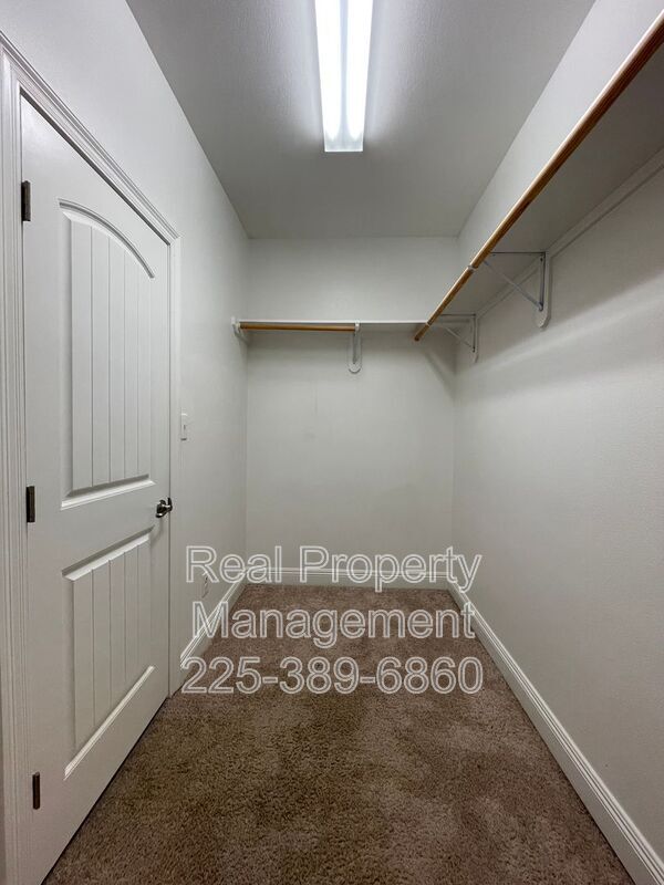 Building Photo - 7948 Antebellum Ave