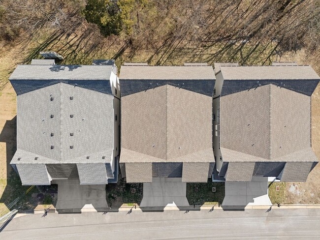 Building Photo - 2109 Chadwell Retreat Dr