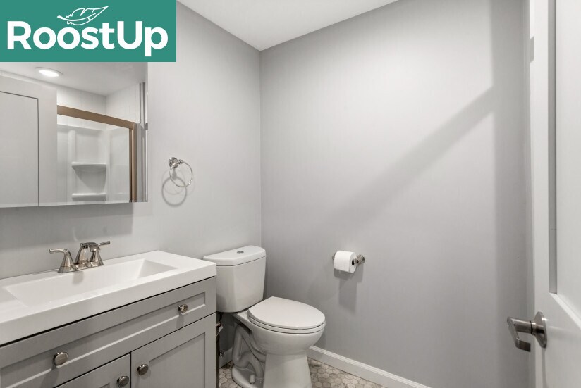 Building Photo - Furnished Bedroom with Private Bath in East Boston