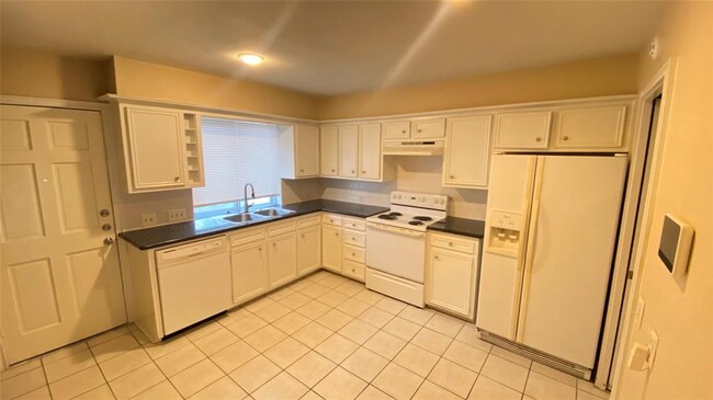 Building Photo - 4714 N Cashel Cir