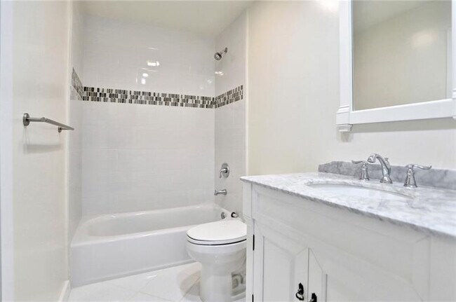 Building Photo - 4300 S Ocean Blvd