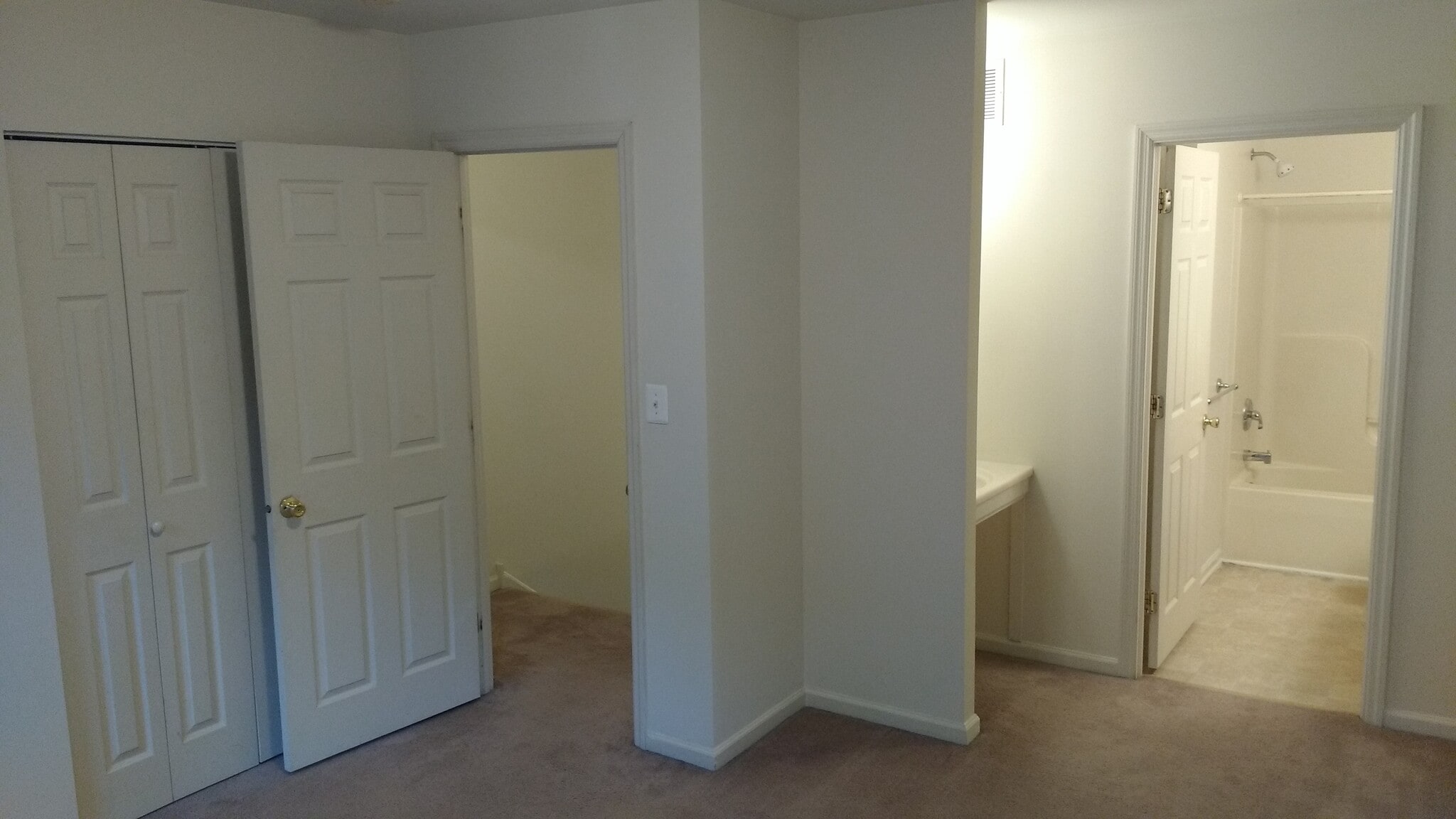 Building Photo - 516 Welsh Rd