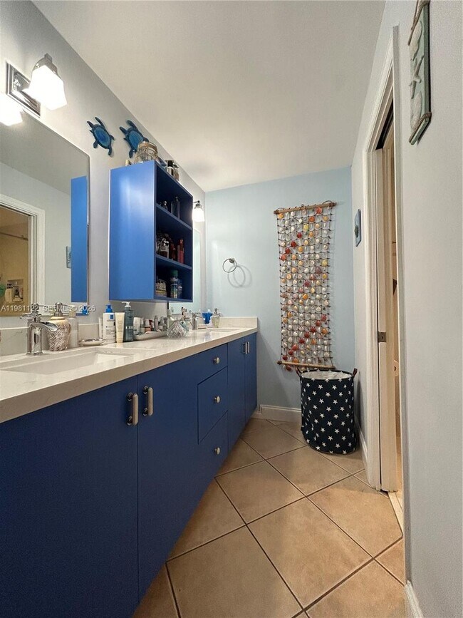 Building Photo - 10818 SW 72nd St