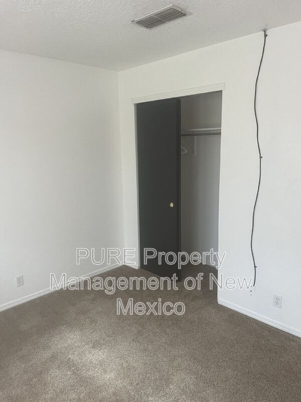 Building Photo - 652 Quailbrush Dr NW
