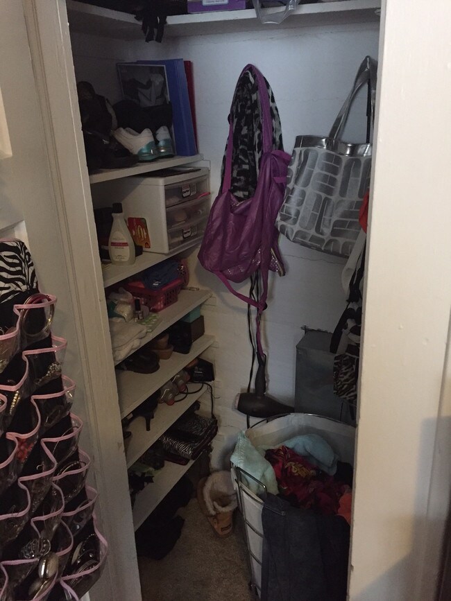 Building Photo - 1407 E North St