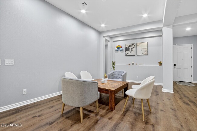 Building Photo - 2609 E Stacey Rd