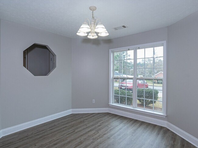 Building Photo - East Columbus