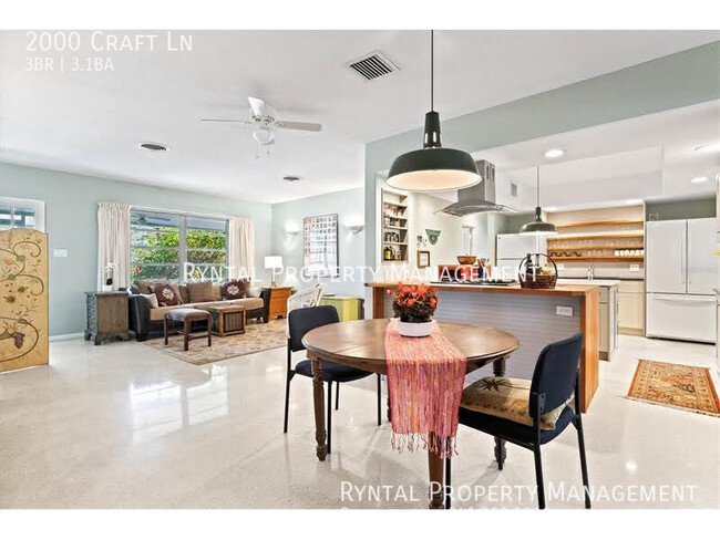 Building Photo - Sarasota Gem! Stunning 3/3.5 Home with Bac...