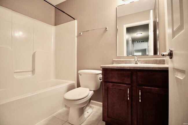 Building Photo - 10153 Archstone Cove